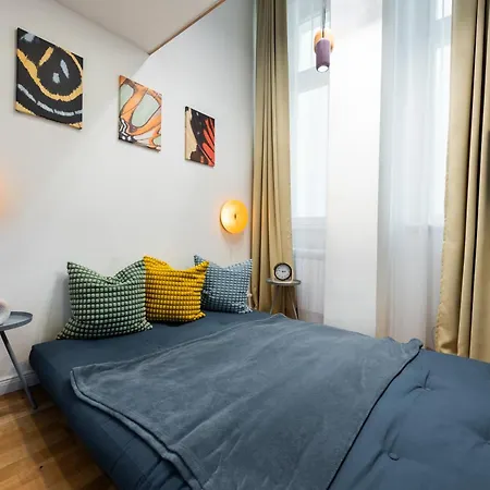 شقة Rubesova City Light Apartment - Easy Self Check-In *